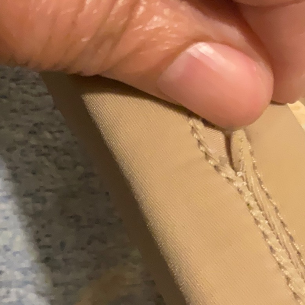 UGG Platform Boots in Sand Size 10, NWT - Picture 4 of 16